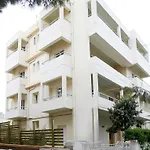 The Sky Yard Eclectic Apartment Rhodes City