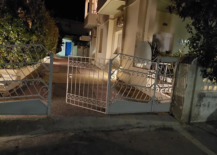 The Sky Yard Eclectic * Rhodes City