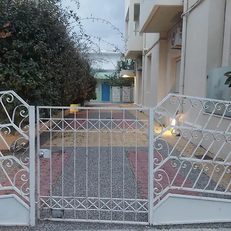 דירה The Sky Yard Eclectic עיר רודוס