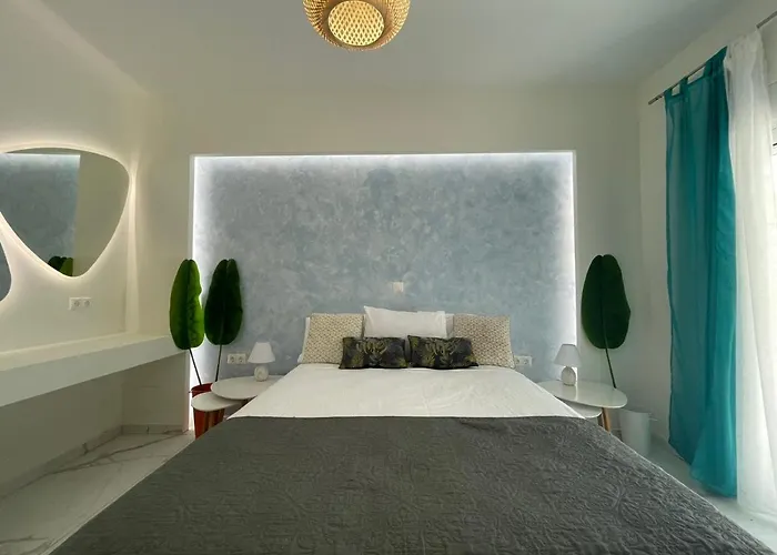 The Sky Yard Eclectic * עיר רודוס