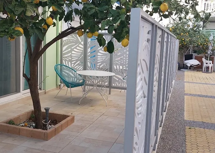 The Sky Yard Eclectic עיר רודוס