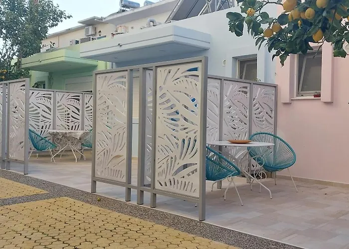 The Sky Yard Eclectic עיר רודוס